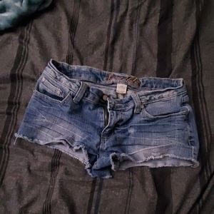 Jean short-shorts
